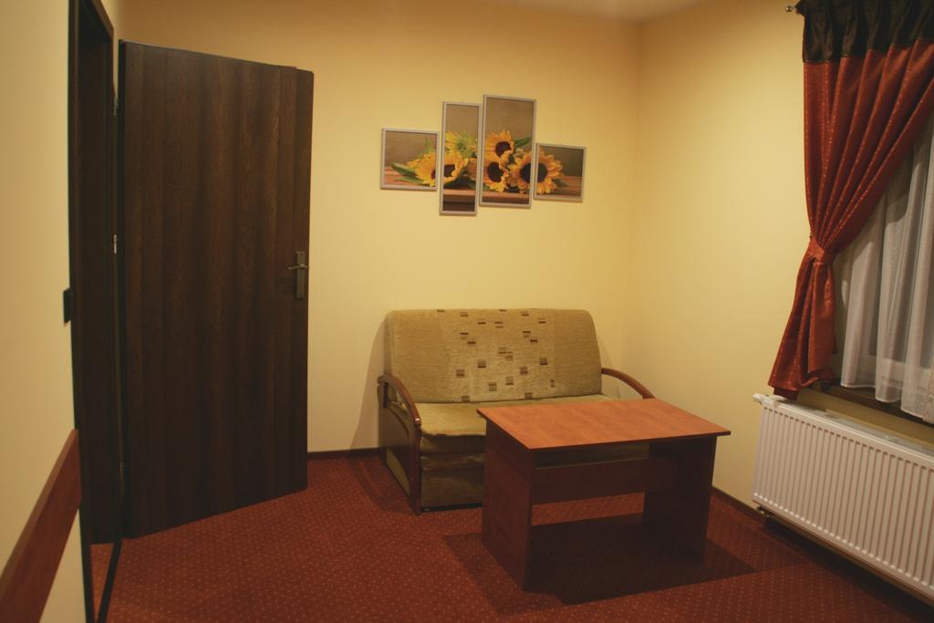 Hotel Kuznia Oberza Polska Łysomice Oda fotoğraf