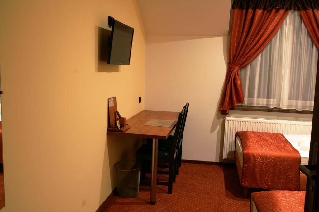 Hotel Kuznia Oberza Polska Łysomice Oda fotoğraf