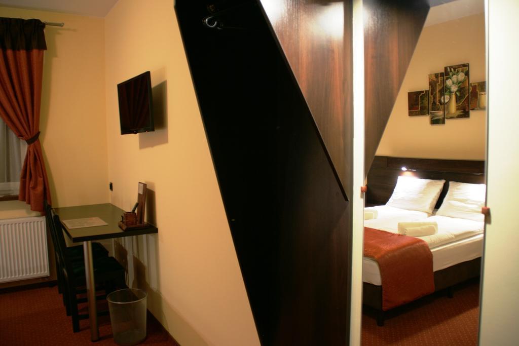 Hotel Kuznia Oberza Polska Łysomice Oda fotoğraf